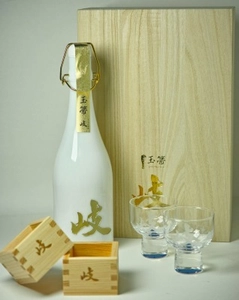 日本酒奇跡のマリアージュ、世界限定300本にて販売開始　 「玉箒(GYOKUSO)」待望の第2弾、世界限定300本販売！