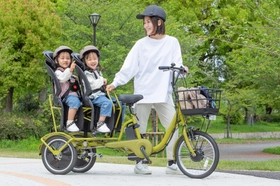 日本初「双子用の三輪電動アシスト自転車」新発売 安価な月額制 