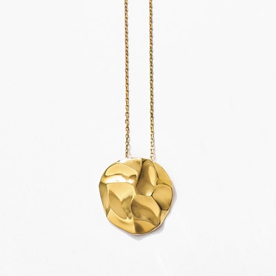 ネックレス　¥18,000( 税抜 ) 