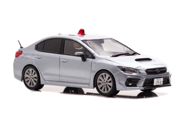 1/43 スバル WRX S4 2.0GT Eye Sight (VAG) 2019 埼玉県警察高速道路交通警察隊車両 (覆面 銀)：右前