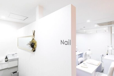 シンプルなデザインも格上の仕上がりに！理想の指先と目元が叶う『Nail&Eyelash JUNX 神戸三宮店』を駅近ドットコムで公開