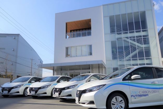 二川工業製作所 社用車 日産リーフ1