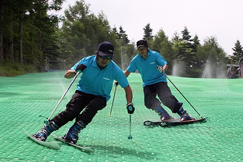 夏でも本格スキー&スノボー
