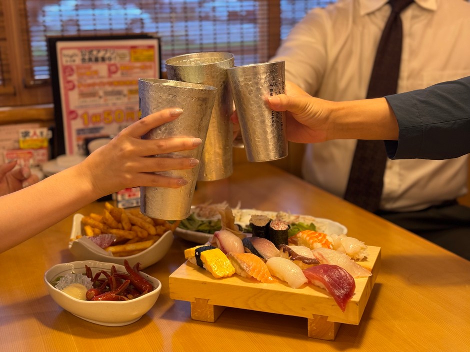 寿司とチンチロで乾杯！
