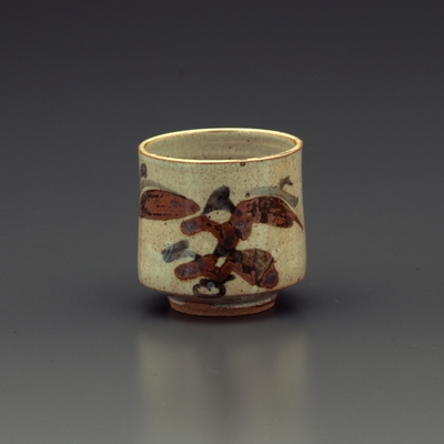 (11) 鉄絵草花図湯呑茶碗 京都府/清水焼・鐘渓窯 河井寛次郎