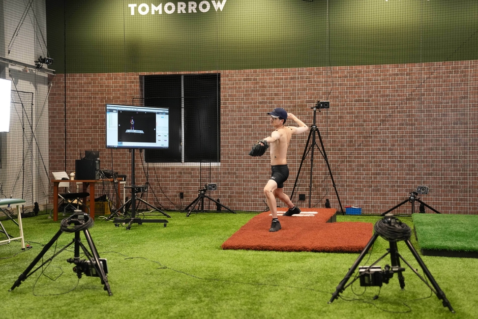 医師の診断とバイオメカニクスデータをもとにより精度の高い復帰支援方法を確立させていきます。