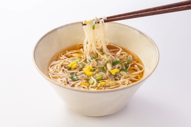 創業130年の穀物エキスパートが贈る究極の美容麺と調律麺　 湘南発ブランド「+mugi」のハトムギ麺・オオムギ麺が 新パッケージで2026年4月1日　リニューアル発売！