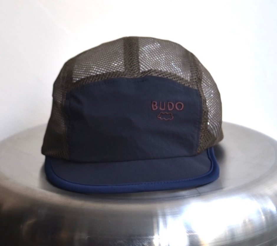 速乾性高い3素材を使用したBUDOのキャップ