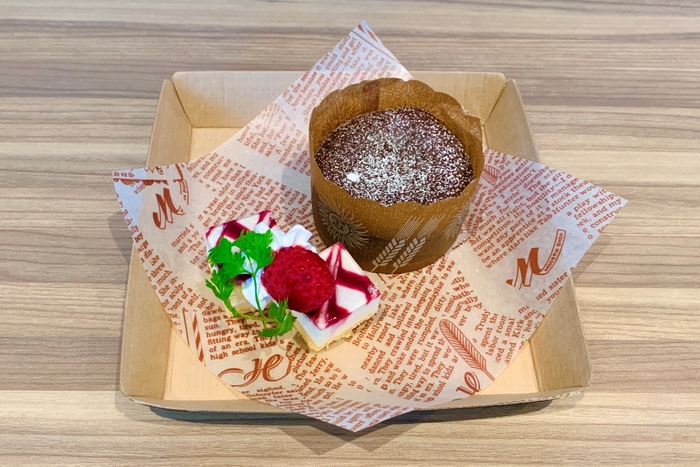 「フォンダンショコラ&レアチーズケーキ」 550円(税込み)