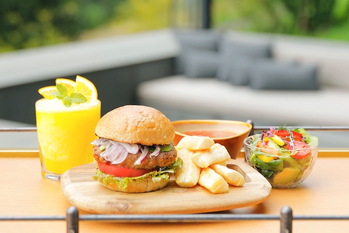 ヴィーガンメニューが嬉しいウェルネスランチ（イメージ）