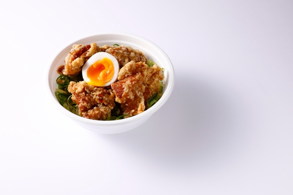 テイクアウト商品「麺処むらじの唐揚げ丼」