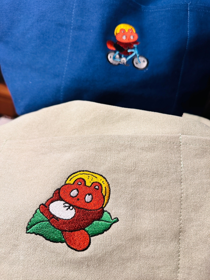 ぼんやり子だぬき 刺繍バッグ