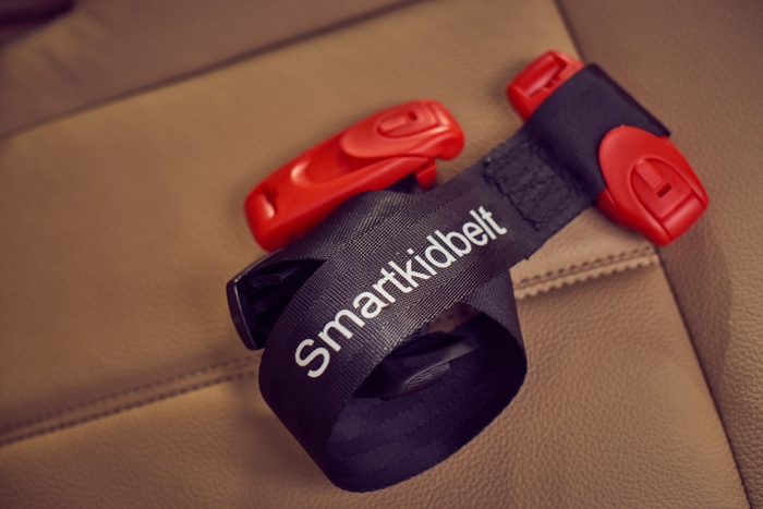 スマートキッズベルト画像(実際の商品にはロゴはありません)