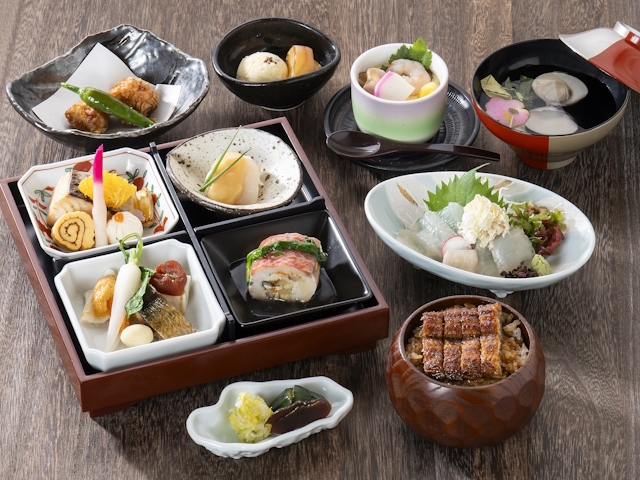 日進香久山店限定 冬の松花堂「華 4,980円(税込)」