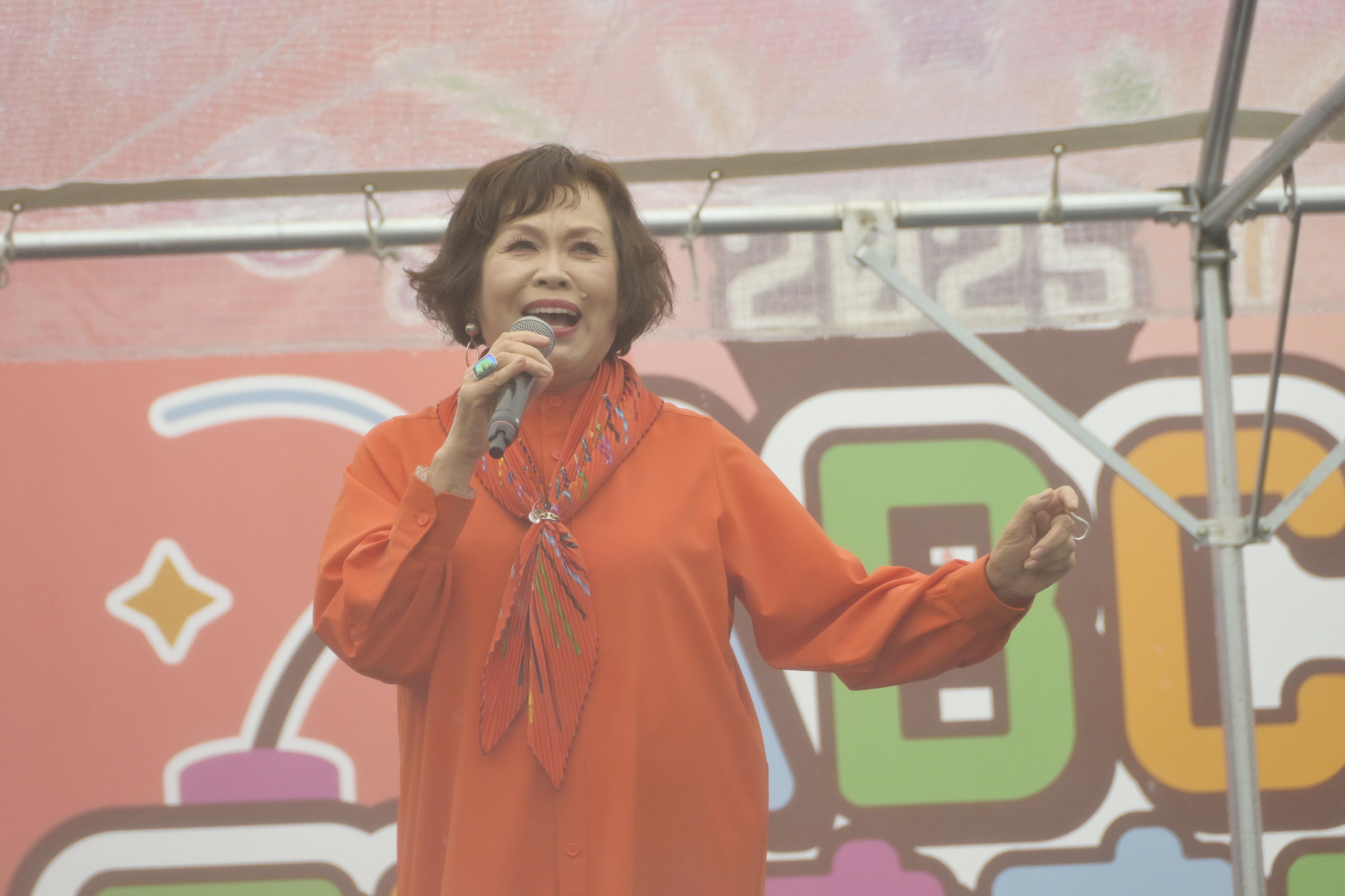 上沼恵美子 万博記念公園にて涙と笑いの「人生泣き笑い」熱唱！「私一生忘れません」