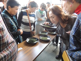 静岡のお茶屋が開催する工場見学・体験ツアー、 前年比3倍を上回る参加者を記録！ 好評により引き続きツアー予約受付中