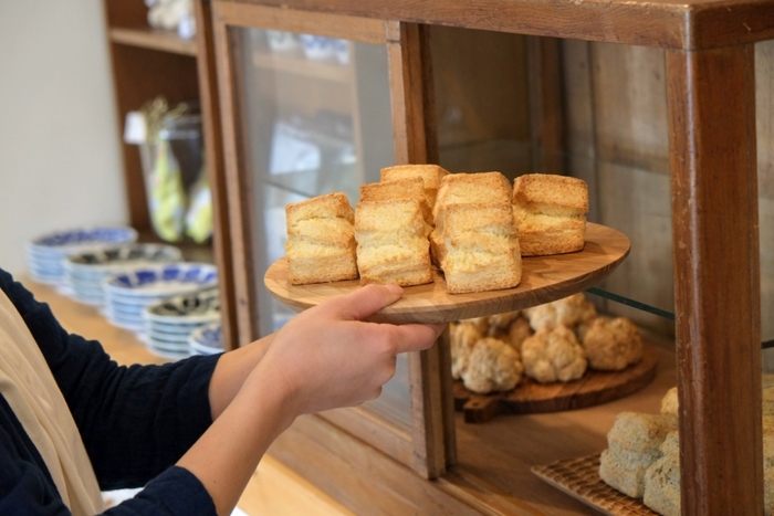 「スイーツ」というより「おやつ」という言葉が似合う、小田原さんの焼き菓子。