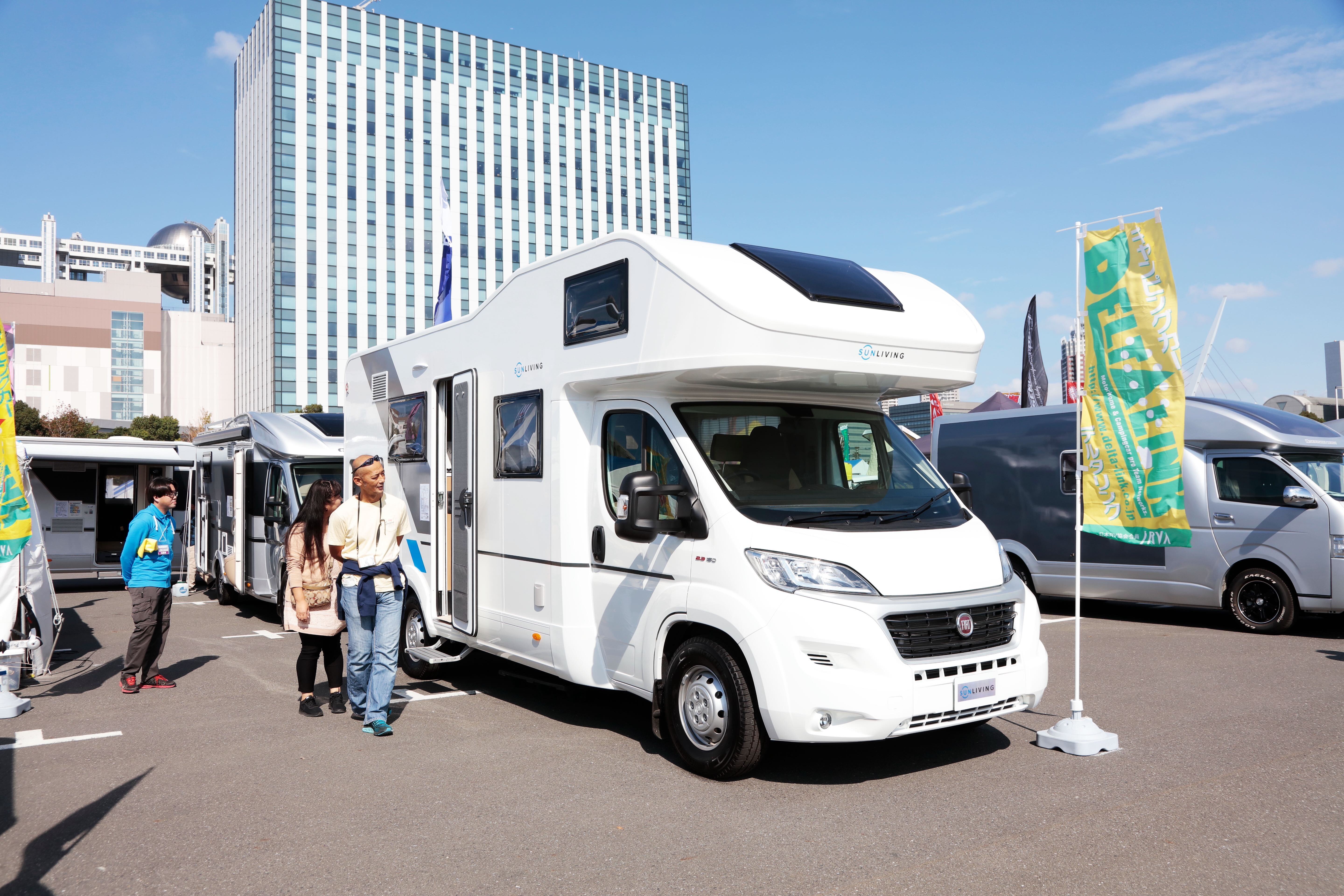 車両展示風景01