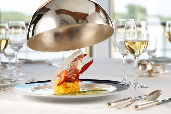 目にも美味しい食事