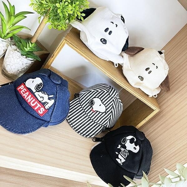 スヌーピーのキャップ型ポーチ