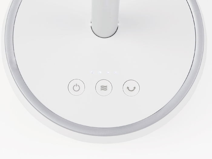 操作部はアイコン表示のみでシンプル