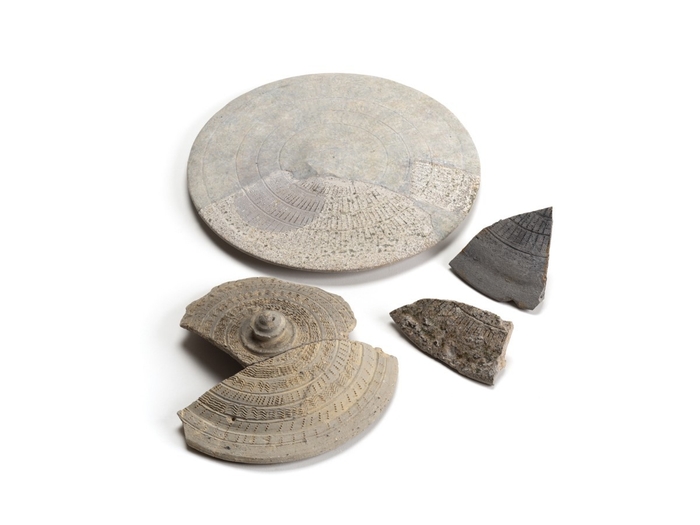 【画像3】列点で装飾された須恵器蓋(寒風窯・飛鳥地域出土)