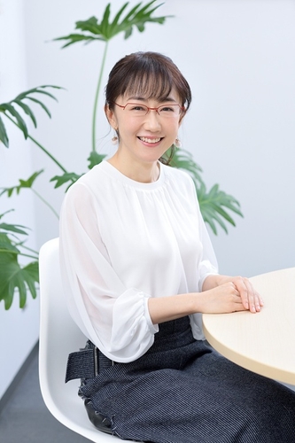 唐橋ユミ氏