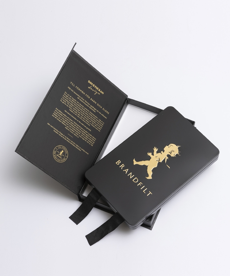 ブラック＋マットゴールド