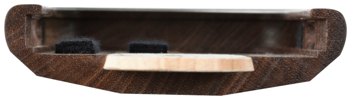 Real Wood Case for iPhone 断面図(写真はReal Wood Case for iPhone 12/iPhone 12 Pro)