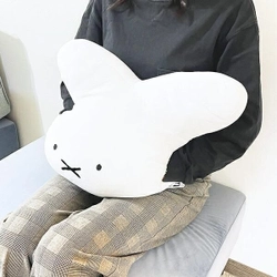 ミッフィー７０周年にふさわしい「ナインチェ」デザインアイテム。初期のミッフィーの愛らしい姿に胸きゅんがとまりません。