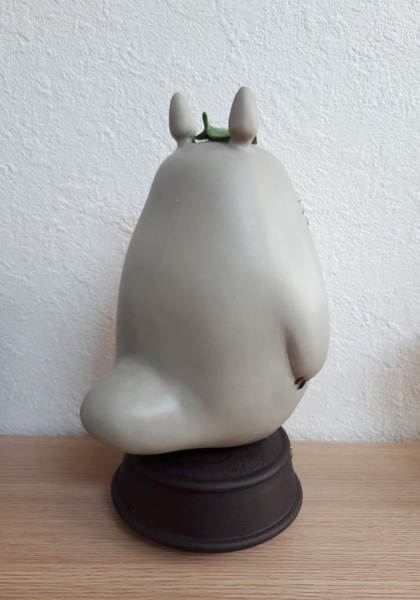 後ろ姿もとってもキュート。