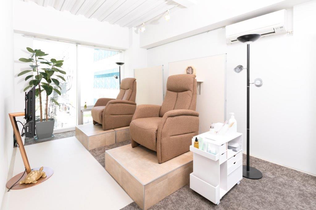 築地駅より徒歩3分『ケア&ネイルサロン março』は硬い角質や巻き爪などのフットトラブルにも対応してくれるネイルサロン!Findビューティーで情報を公開中