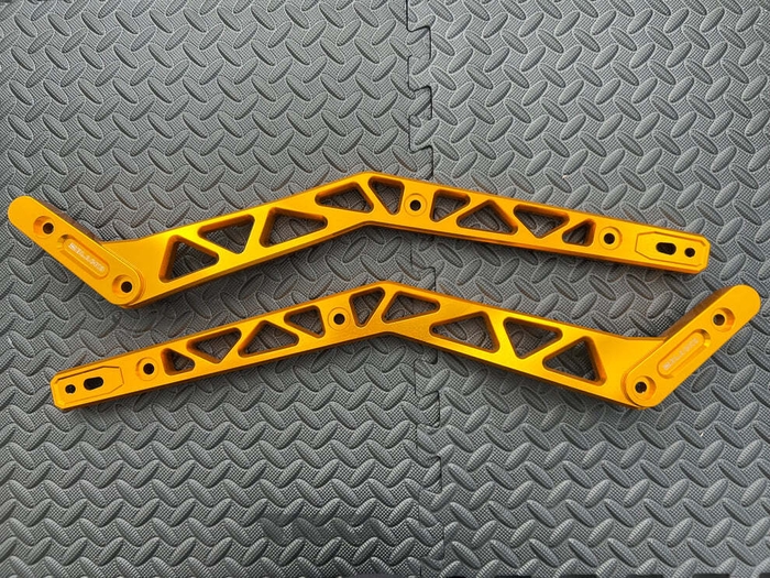 BULLITT WORX ストラット