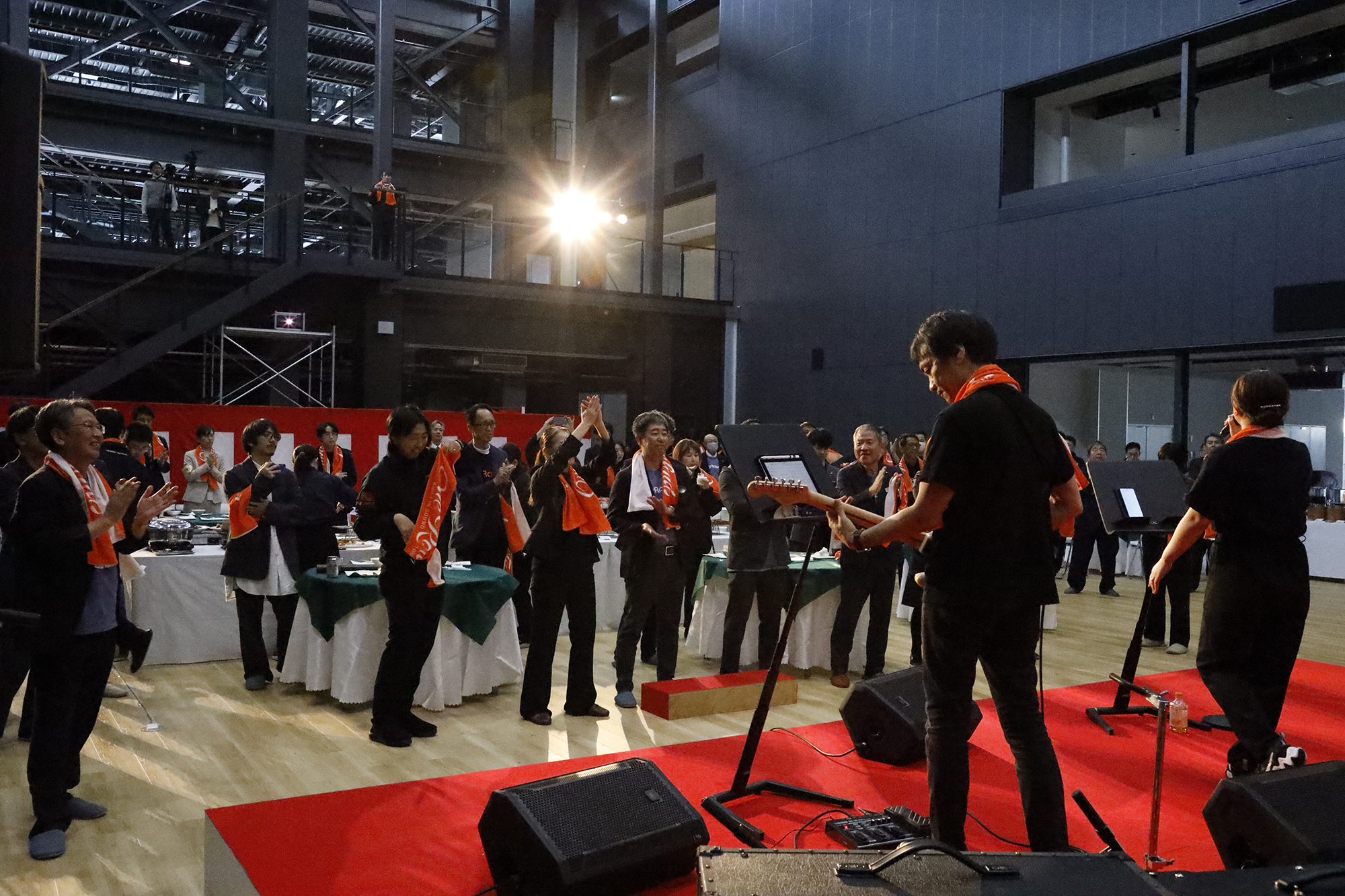 直会でのローランド社員によるバンド演奏