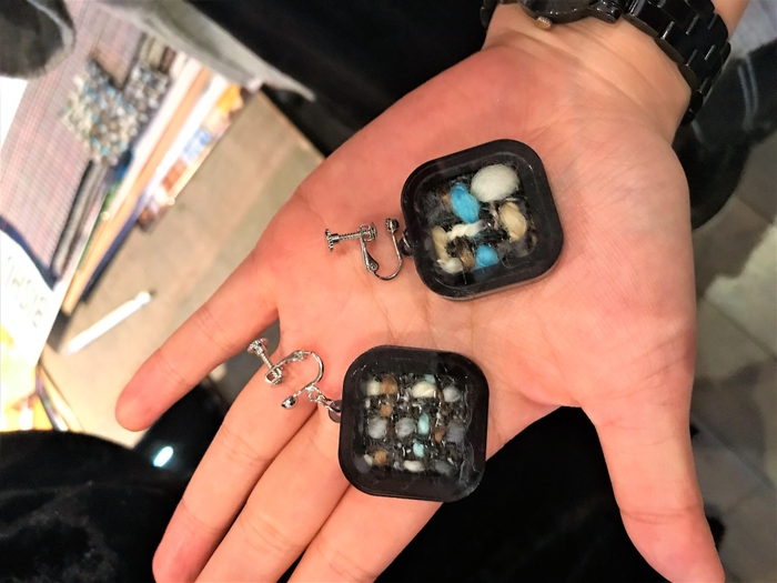 尾州テキスタイルのイヤリング