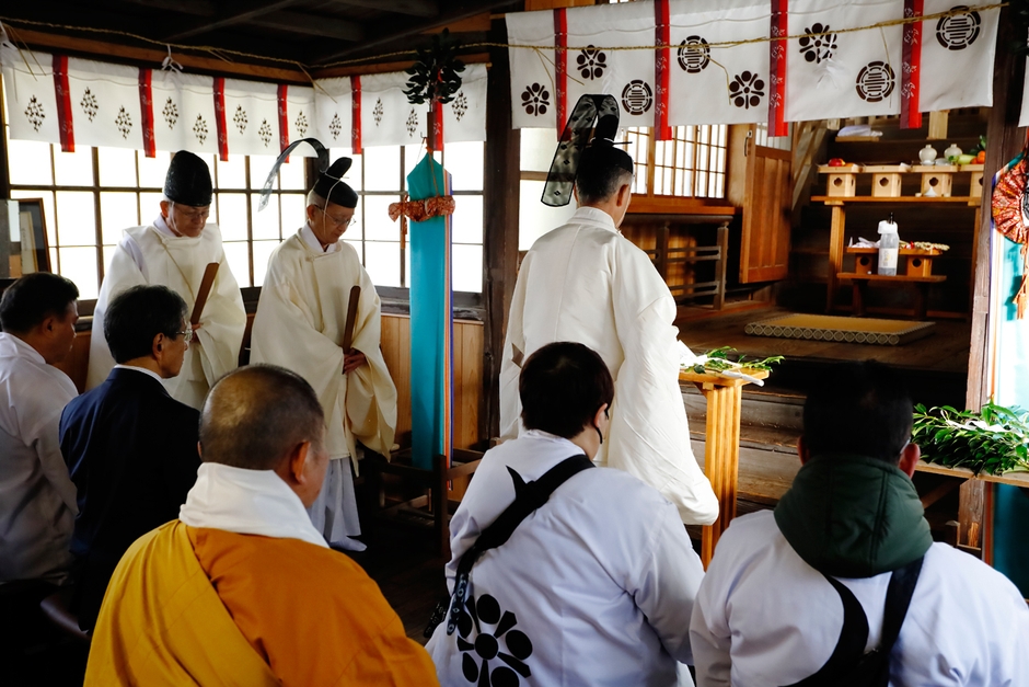 いよいよ神事が開始されます。