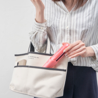 持ち運びに便利なコードレスヘアーアイロンISC200