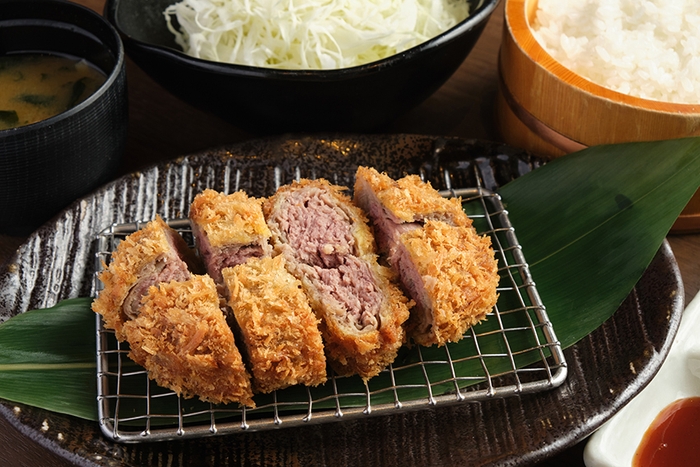 ○牛キムカツ膳 2,420円(税込)