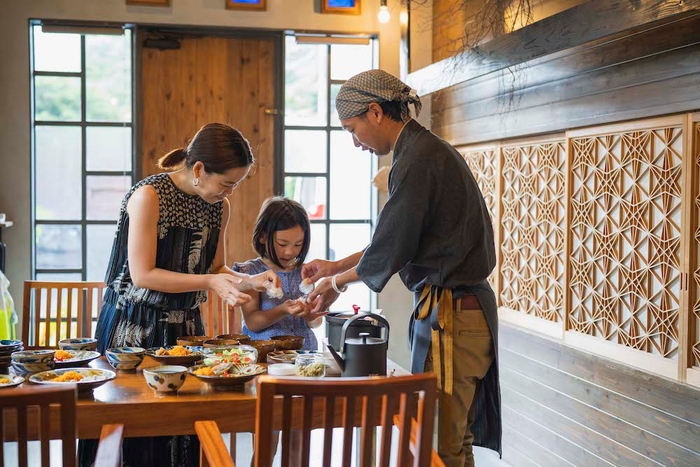 「仲福屋」郷土料理体験付きの朝食