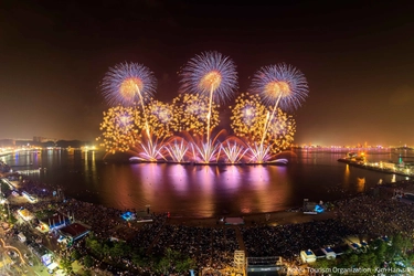 韓国・浦項の夜空を彩る「国際花火ショー」へ！11月20日出発限定・3泊4日鑑賞ツアーを販売