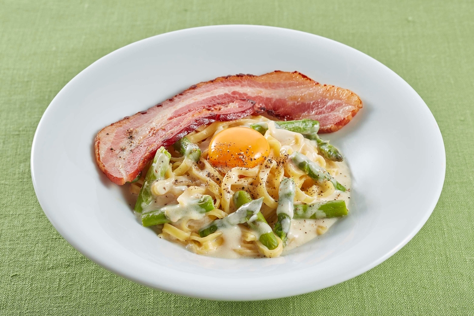 自家製タリアテッレ 濃厚ベーコンのカルボナーラ