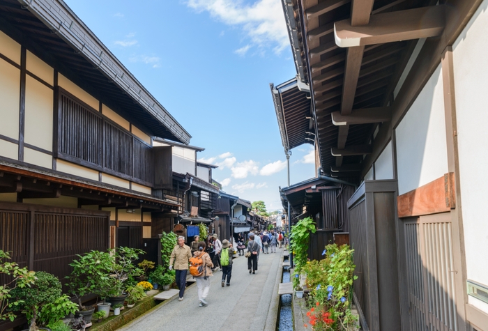 少し人気が戻って来た古い街並み。