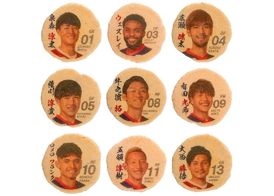 選手の顔写真入りせんべいの一例