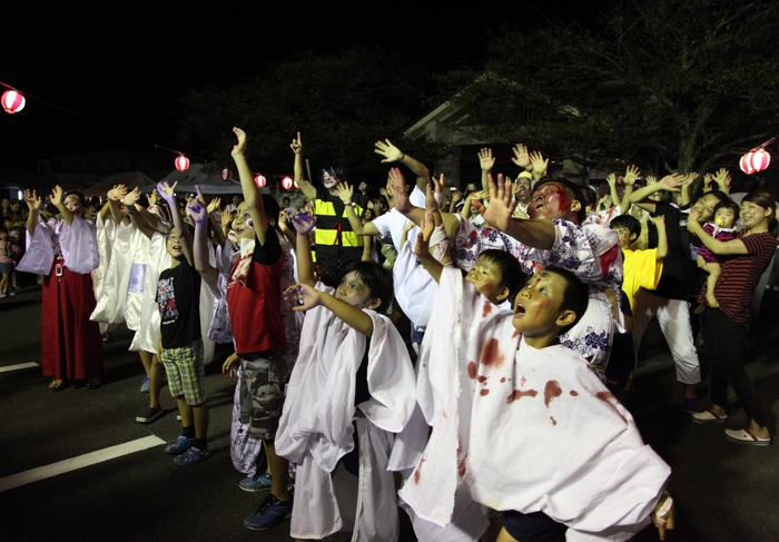 参加者全員で踊るスリラー3