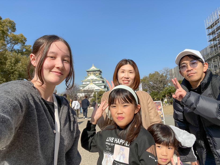 ホストファミリーとの記念撮影（ミーアさん）