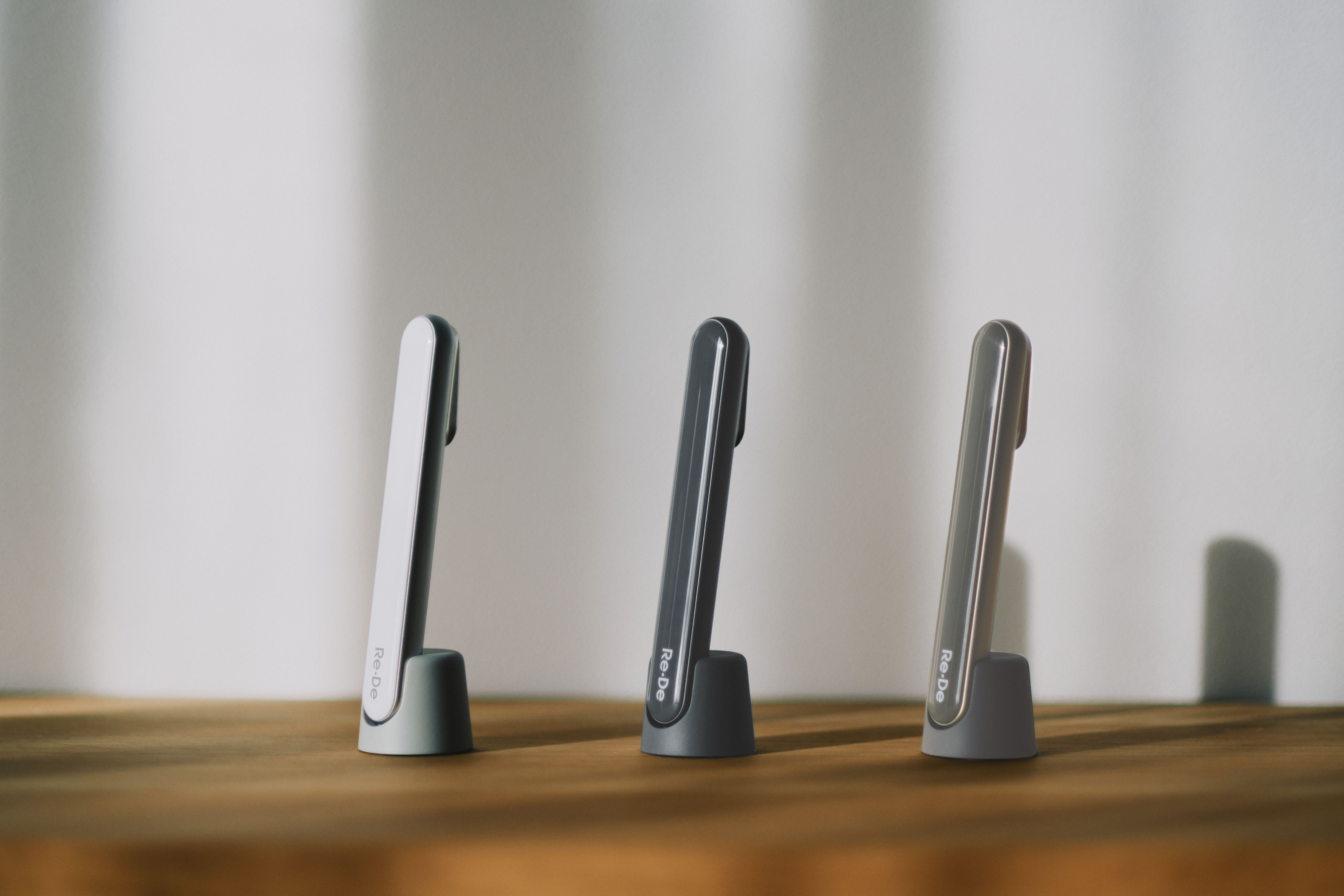 EMS×LED×温熱×振動を 約50gの圧倒的なコンパクトサイズに詰め込んだ