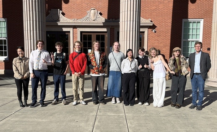 発表会に参加したアイダホ大学の学生（９名）と教師(２名)