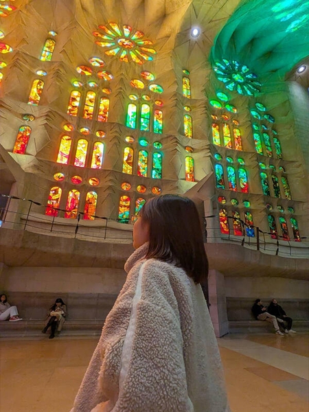 バルセロナでは、サグラダファミリアの内部に入ることができました