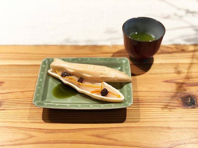 遠州森×白あん最中 松の実・みかんの皮