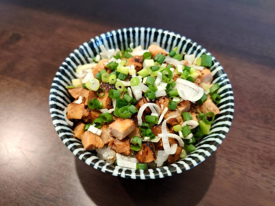 チャーシュー飯と半熟玉子